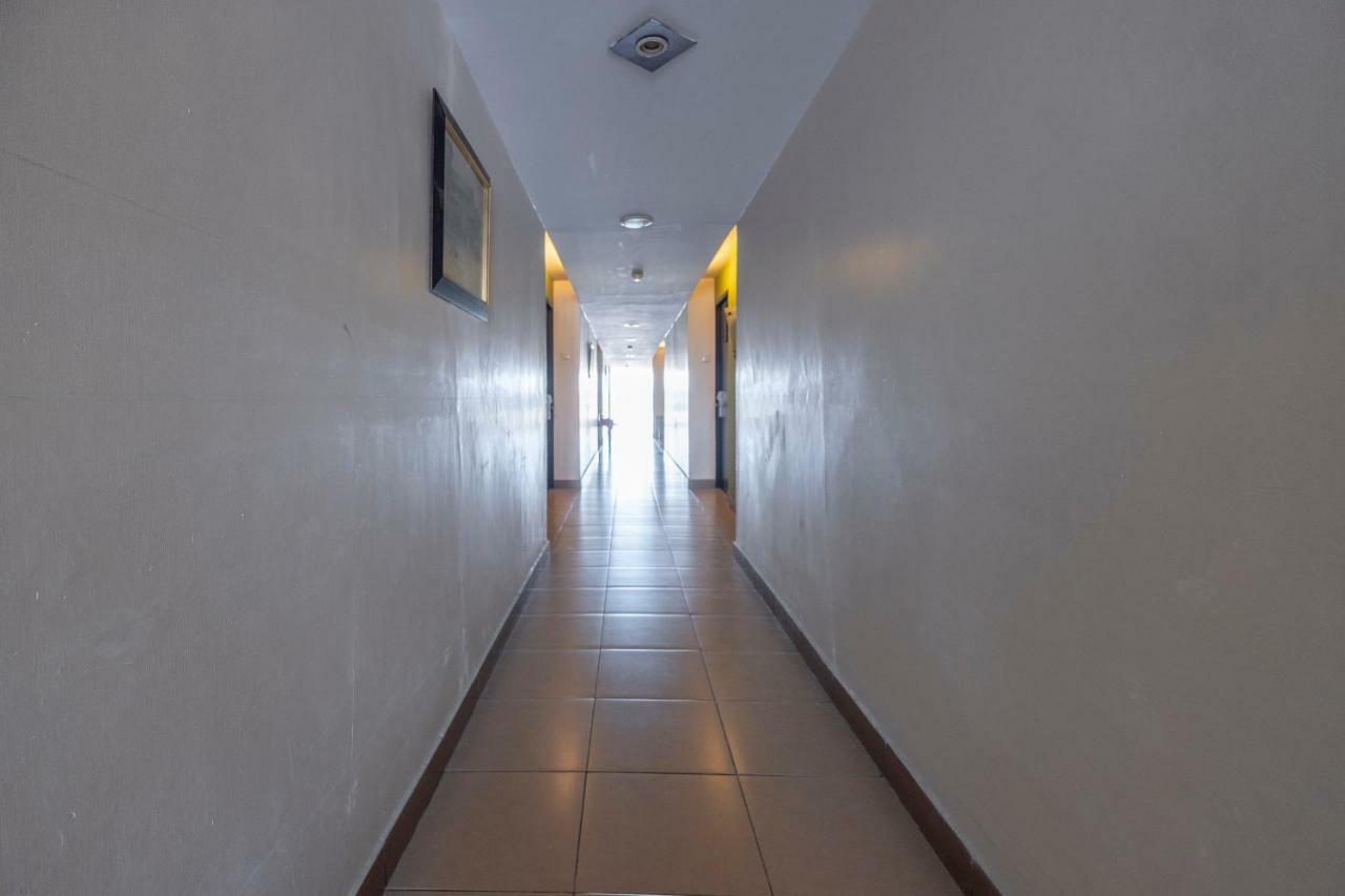 Oyo 628 Losari Metro Makassar Exterior foto